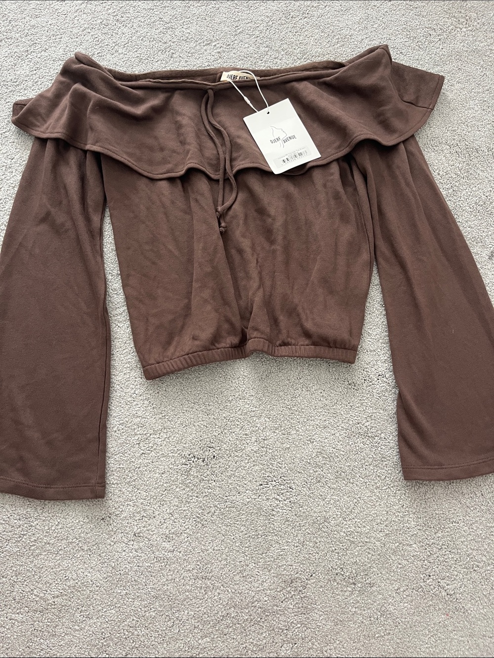 DJerf avenue Brown Off-Shoulder Ruffle Crop Top